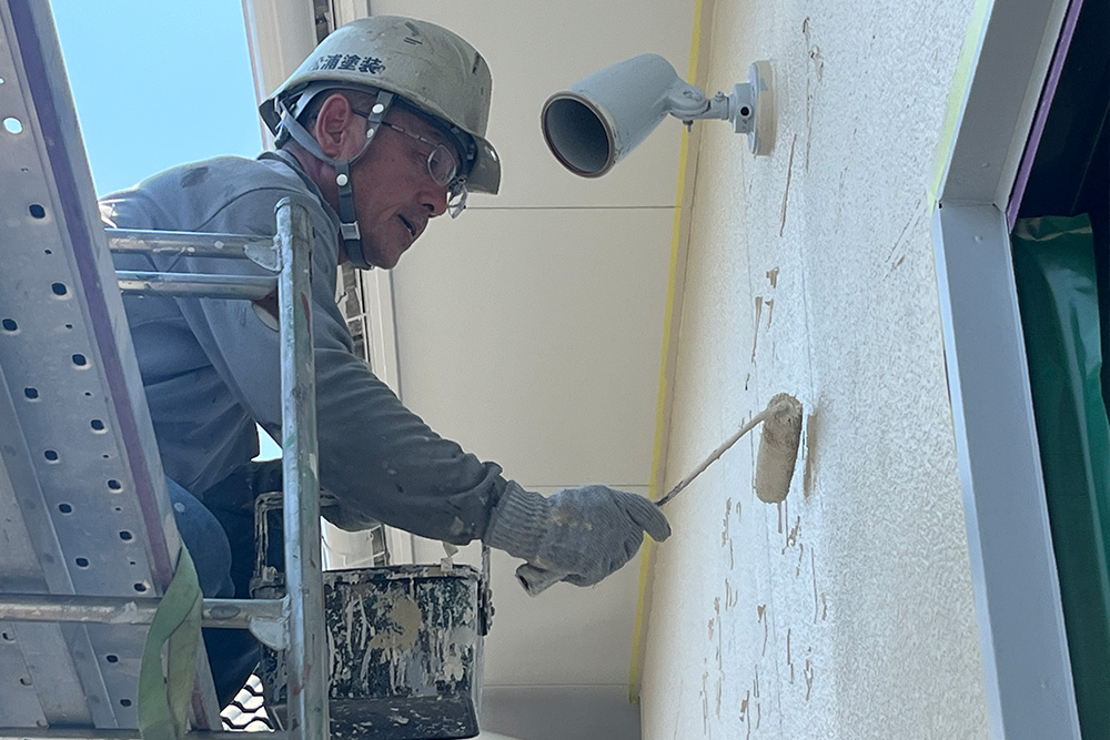 塗装職人の作業風景